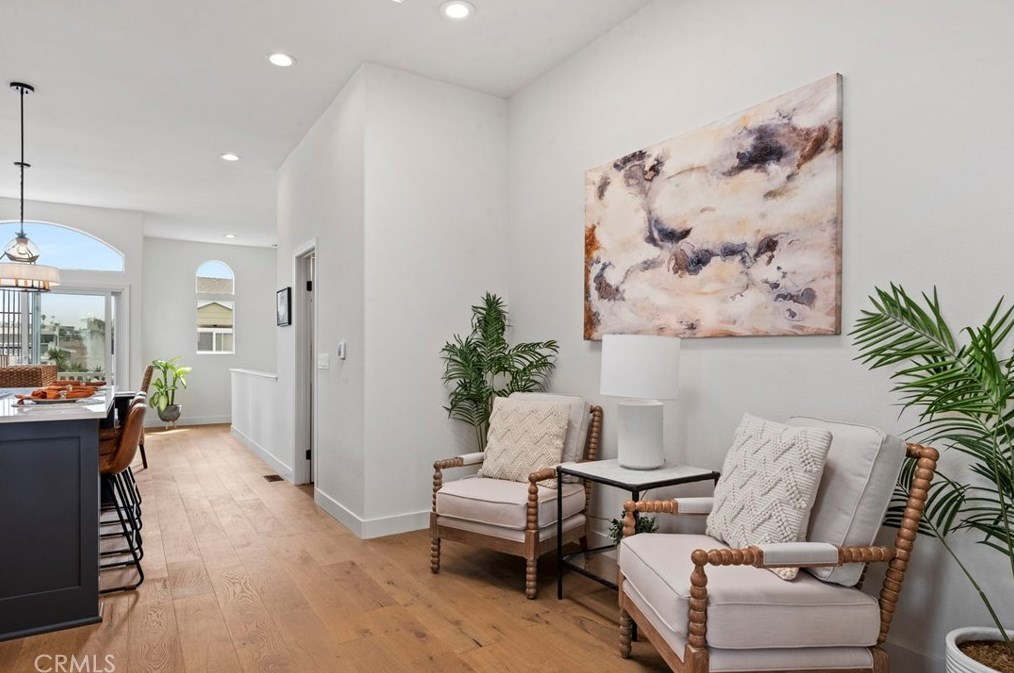 1078 Monterey Blvd, Hermosa Beach CA  90254-3745 exterior