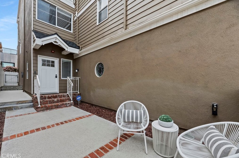 1078 Monterey Blvd, Hermosa Beach CA  90254-3745 exterior