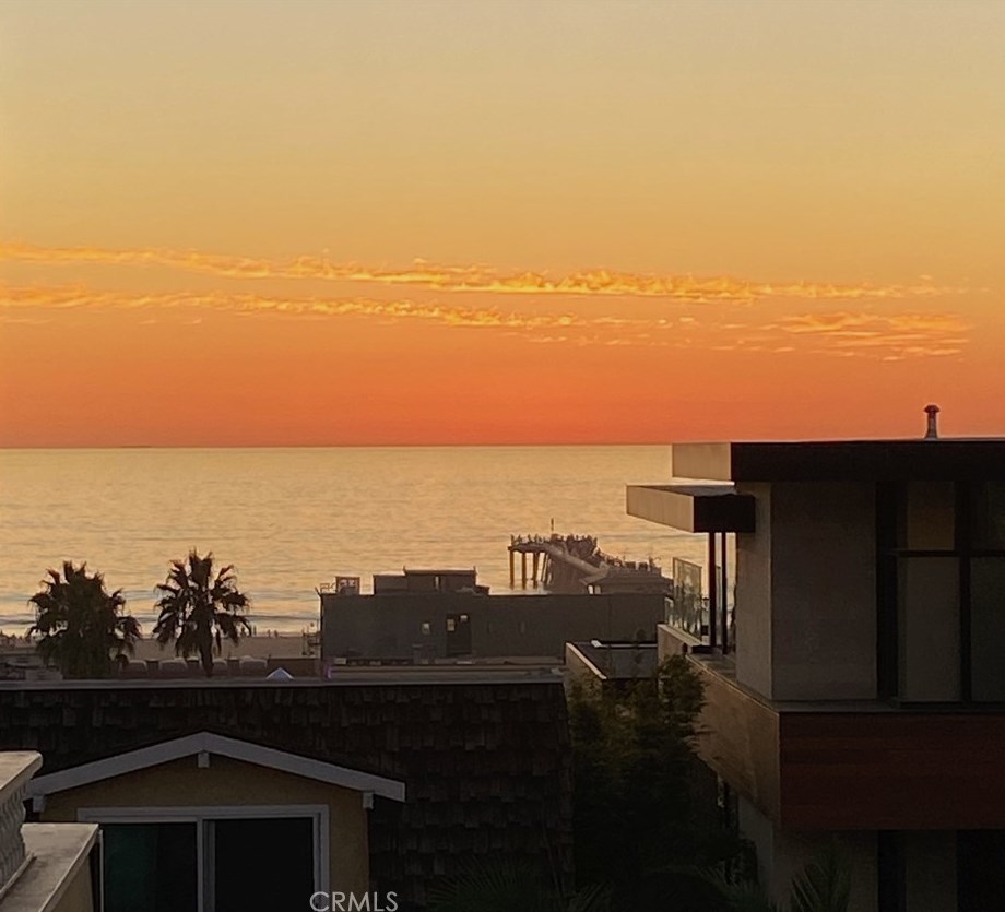 1078 Monterey Blvd, Hermosa Beach CA  90254-3745 exterior