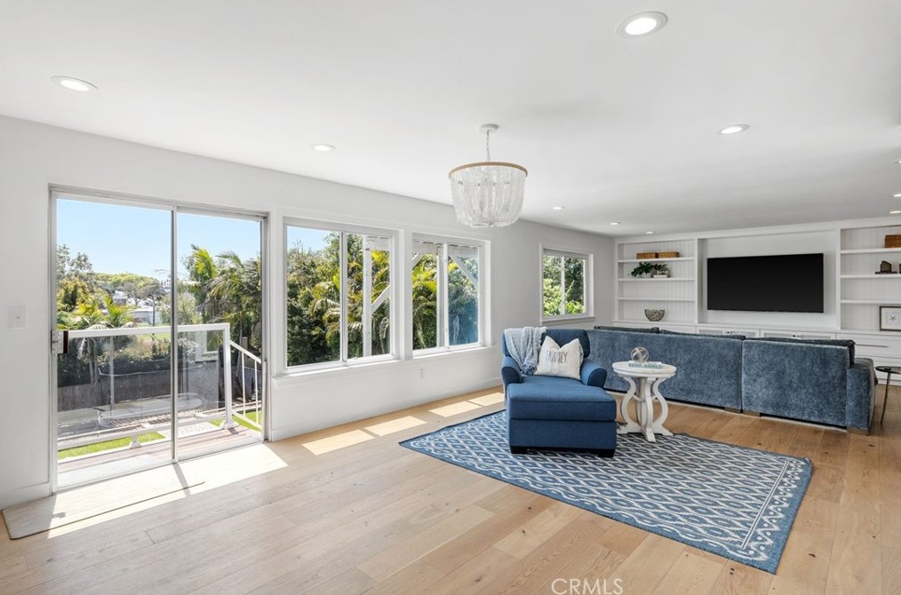 422 Maple Ave, El Segundo CA  90245-2422 exterior