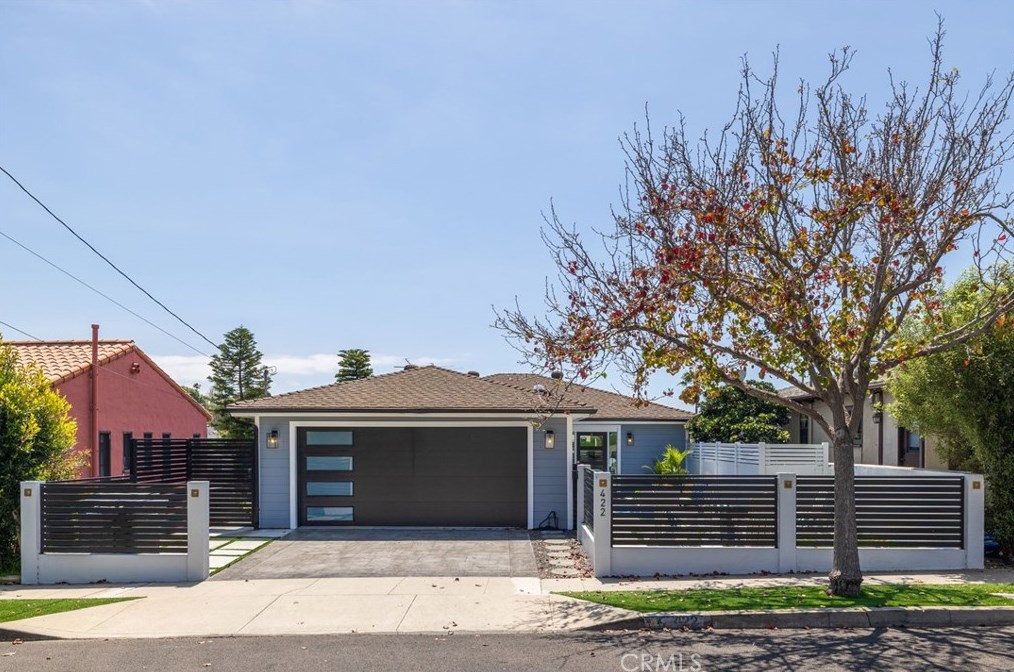 422 Maple Ave, El Segundo CA  90245-2422 exterior