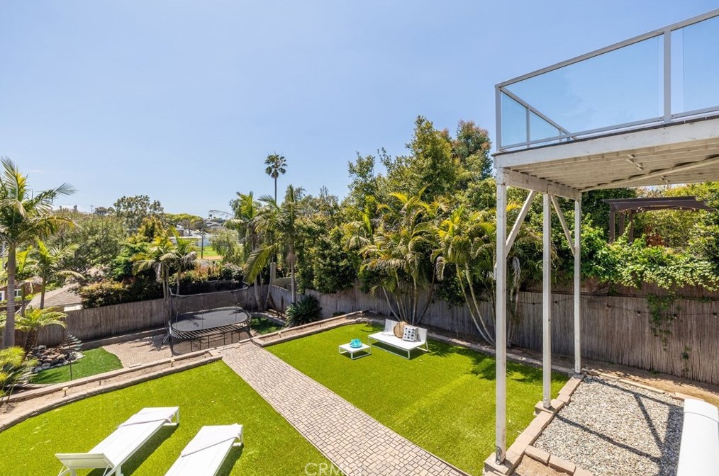 422 Maple Ave, El Segundo CA  90245-2422 exterior