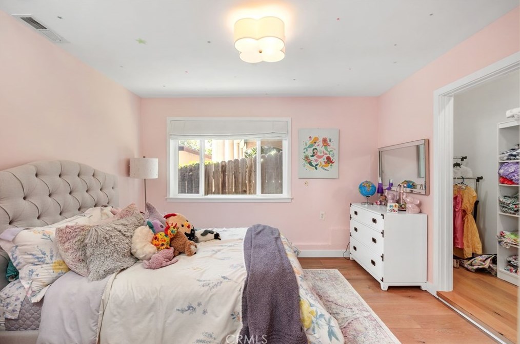 422 Maple Ave, El Segundo CA  90245-2422 exterior