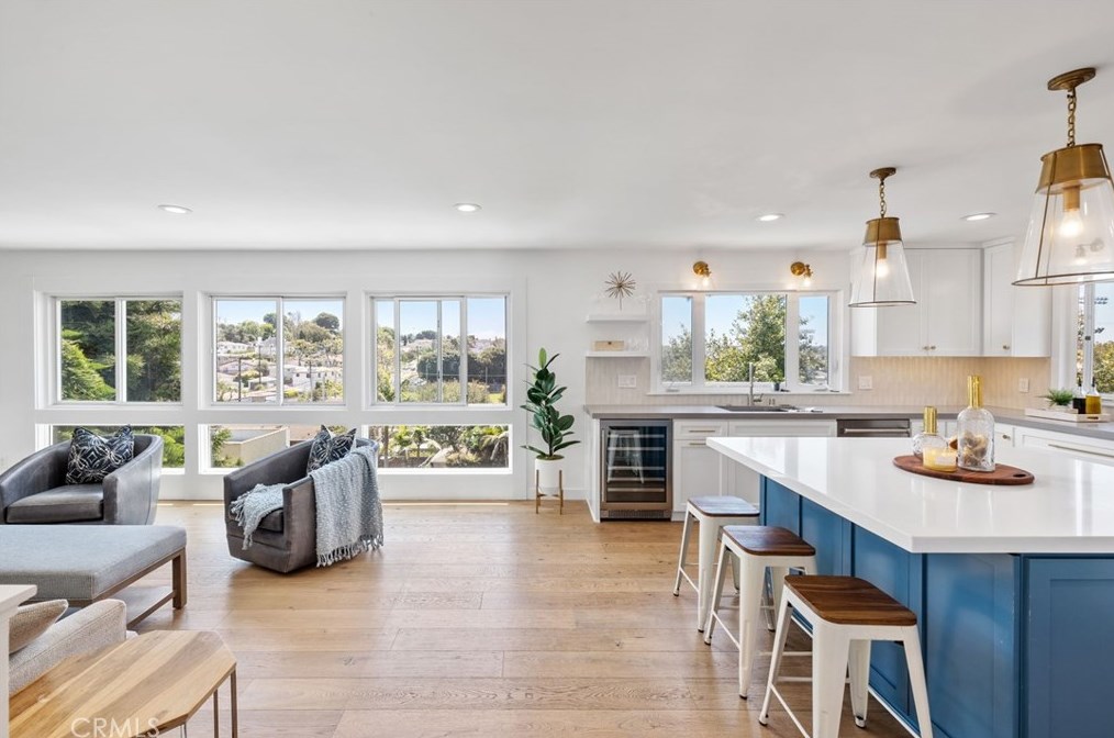 422 Maple Ave, El Segundo CA  90245-2422 exterior