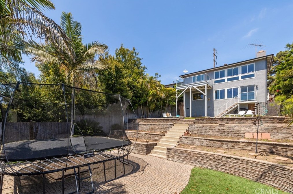 422 Maple Ave, El Segundo CA  90245-2422 exterior