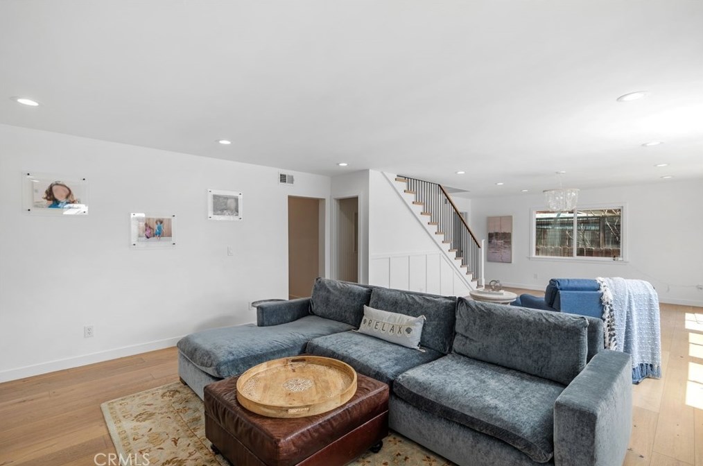 422 Maple Ave, El Segundo CA  90245-2422 exterior