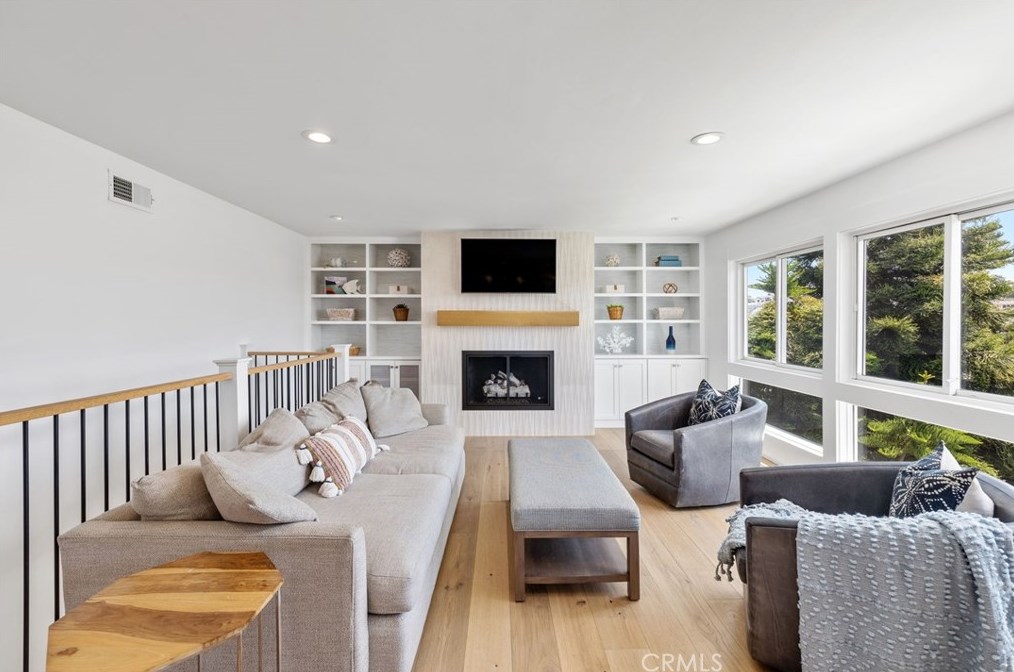 422 Maple Ave, El Segundo CA  90245-2422 exterior