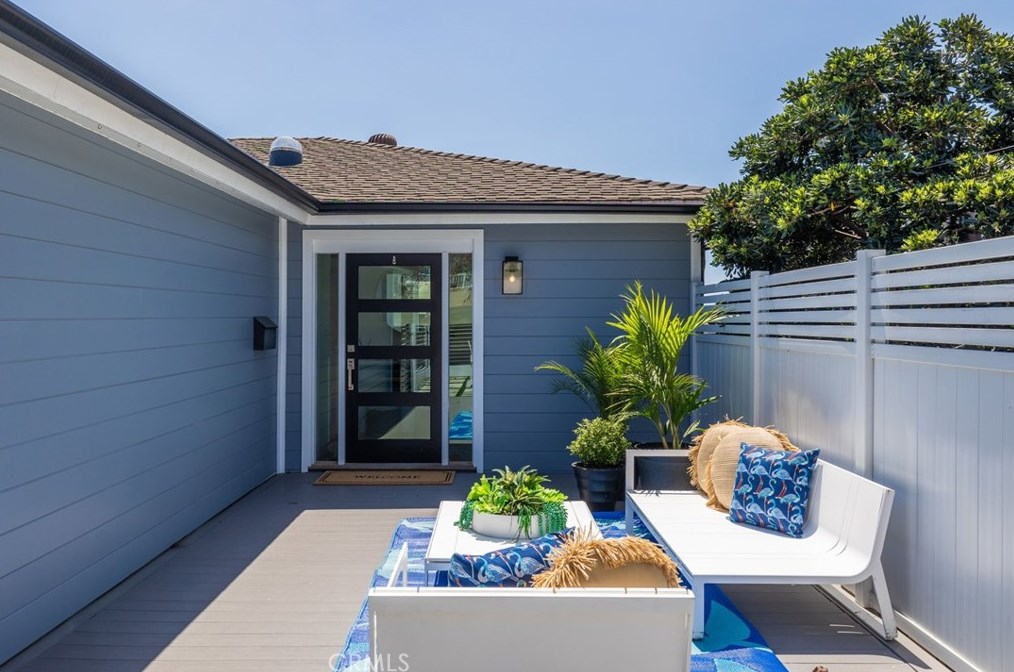 422 Maple Ave, El Segundo CA  90245-2422 exterior