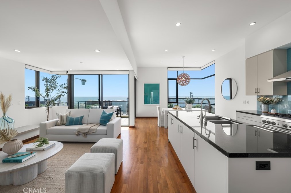 1308 Manhattan Ave, Manhattan Beach CA  90266-4746 exterior