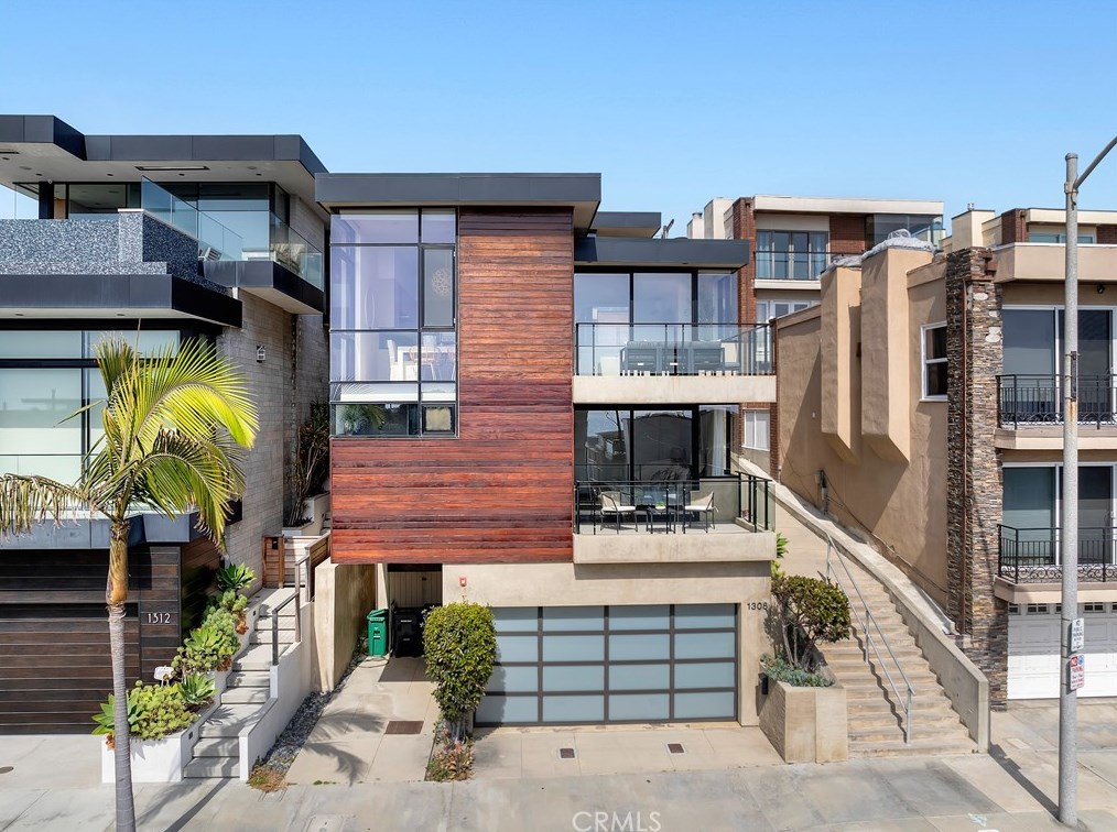 1308 Manhattan Ave, Manhattan Beach CA  90266-4746 exterior
