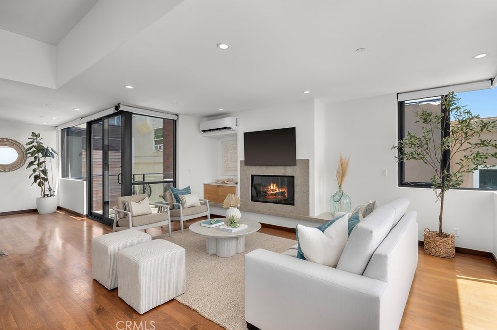 1308 Manhattan Ave, Manhattan Beach CA  90266-4746 exterior