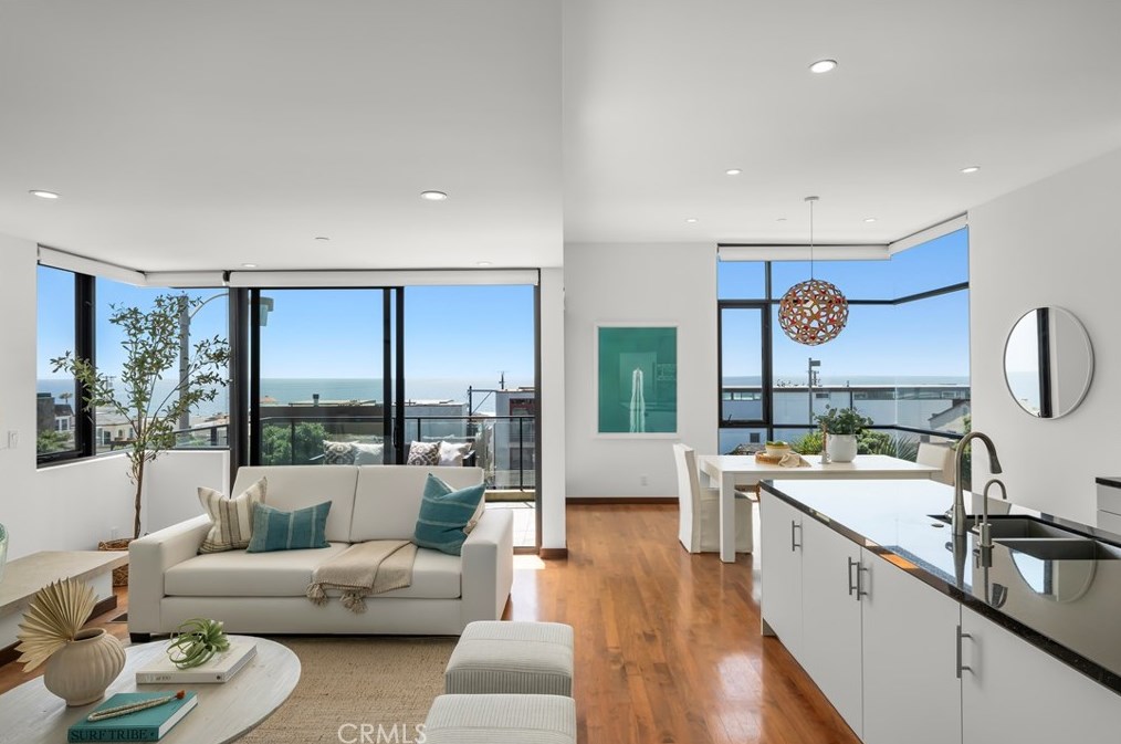 1308 Manhattan Ave, Manhattan Beach CA  90266-4746 exterior