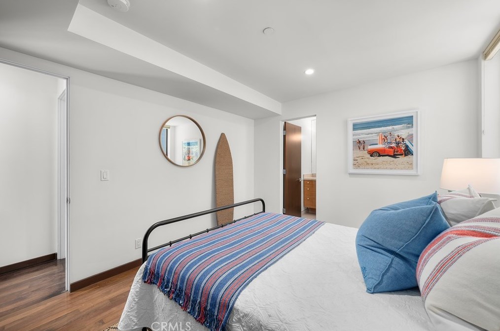 1308 Manhattan Ave, Manhattan Beach CA  90266-4746 exterior