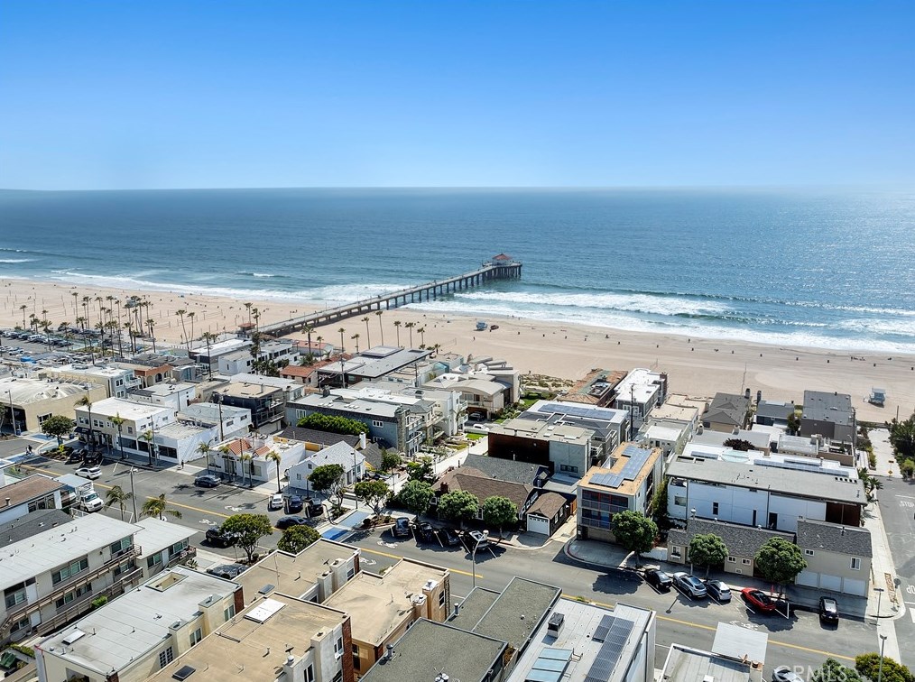 1308 Manhattan Ave, Manhattan Beach CA  90266-4746 exterior