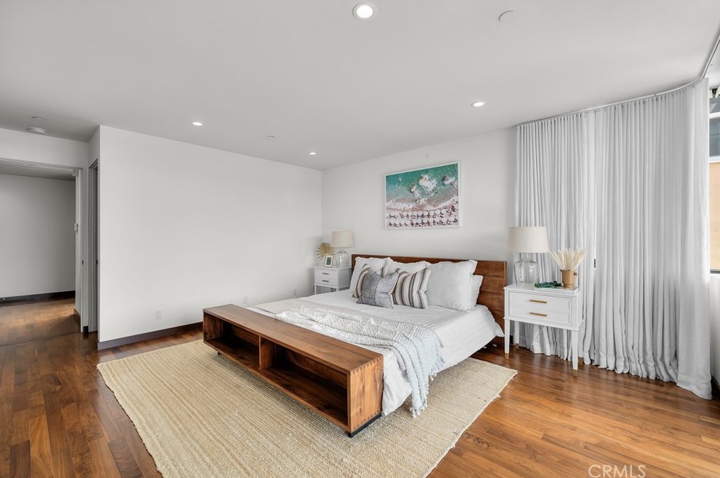 1308 Manhattan Ave, Manhattan Beach CA  90266-4746 exterior