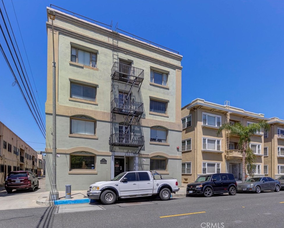323 4th St, Long Beach CA  90802-2847 exterior