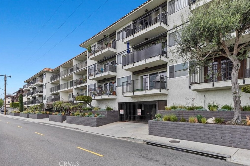 1720 Ardmore Ave, Hermosa Beach CA  90254-3025 exterior