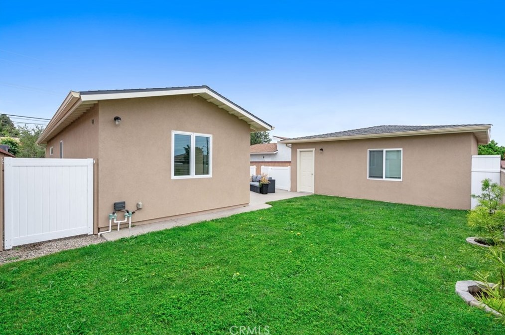 2427 239 St, Torrance CA  90501-5925 exterior