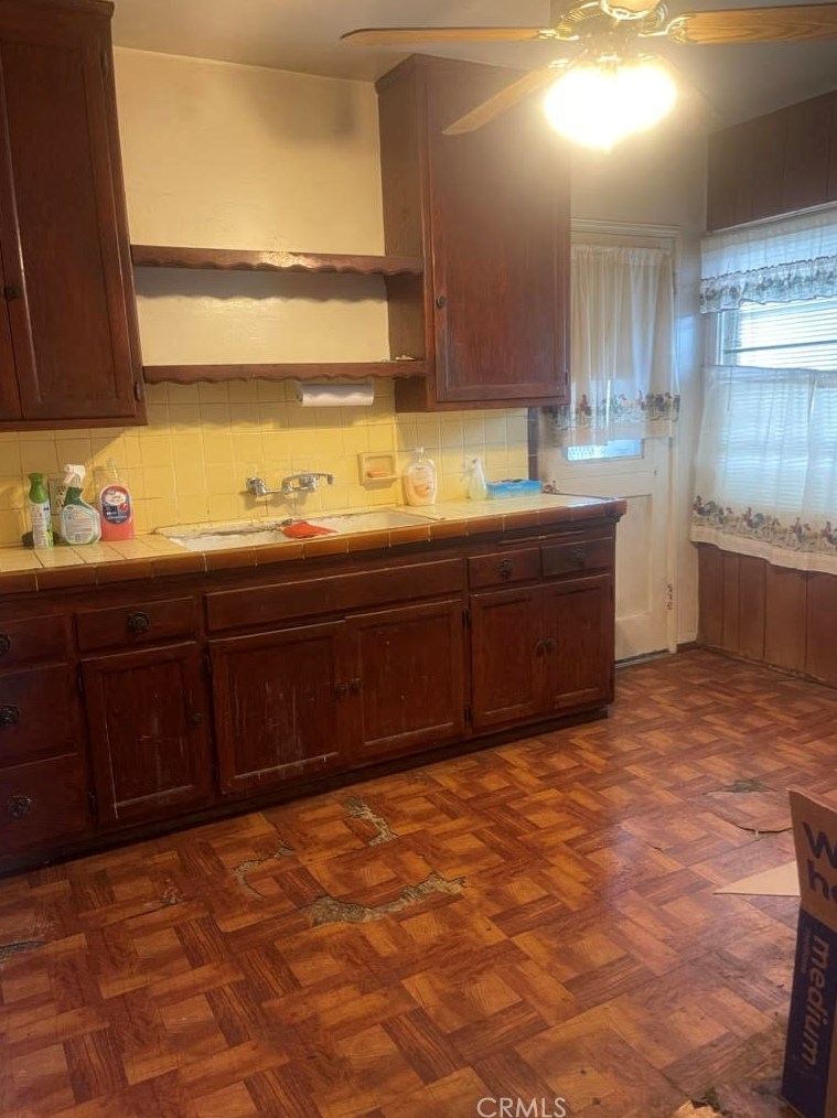 1253 104th St, Los Angeles CA  90047-4519 exterior