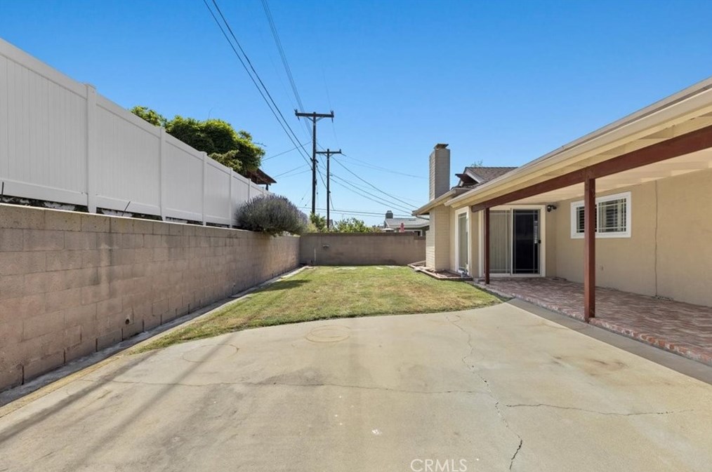 1968 235 Pl, Torrance CA  90501-6043 exterior