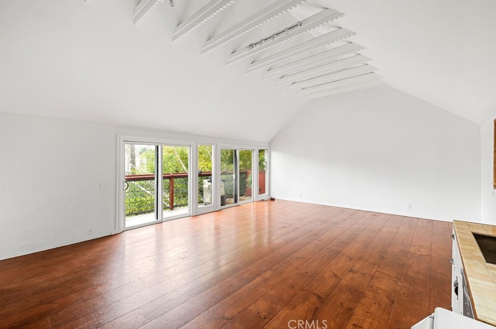 3223 Larissa Dr, Los Angeles CA  90026-6221 exterior