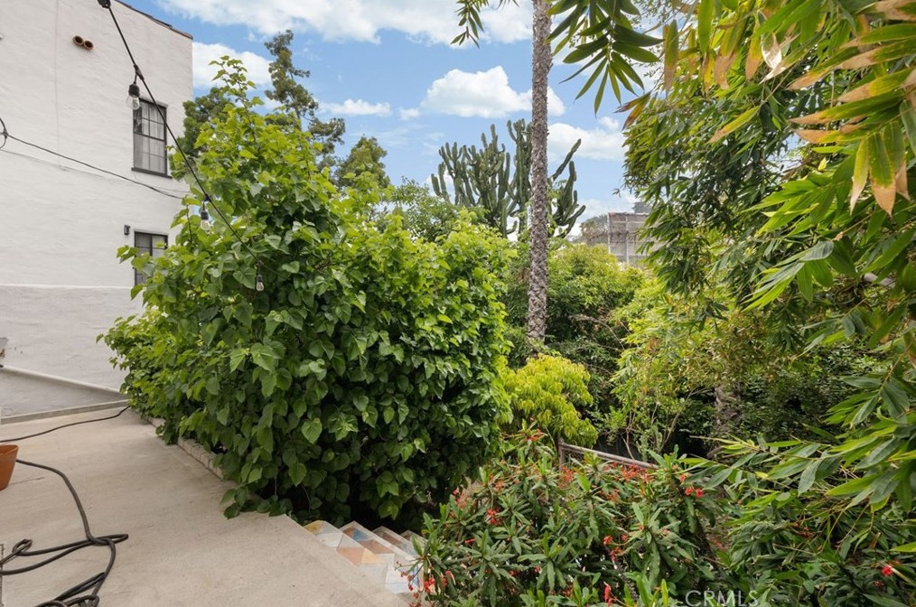 3223 Larissa Dr, Los Angeles CA  90026-6221 exterior