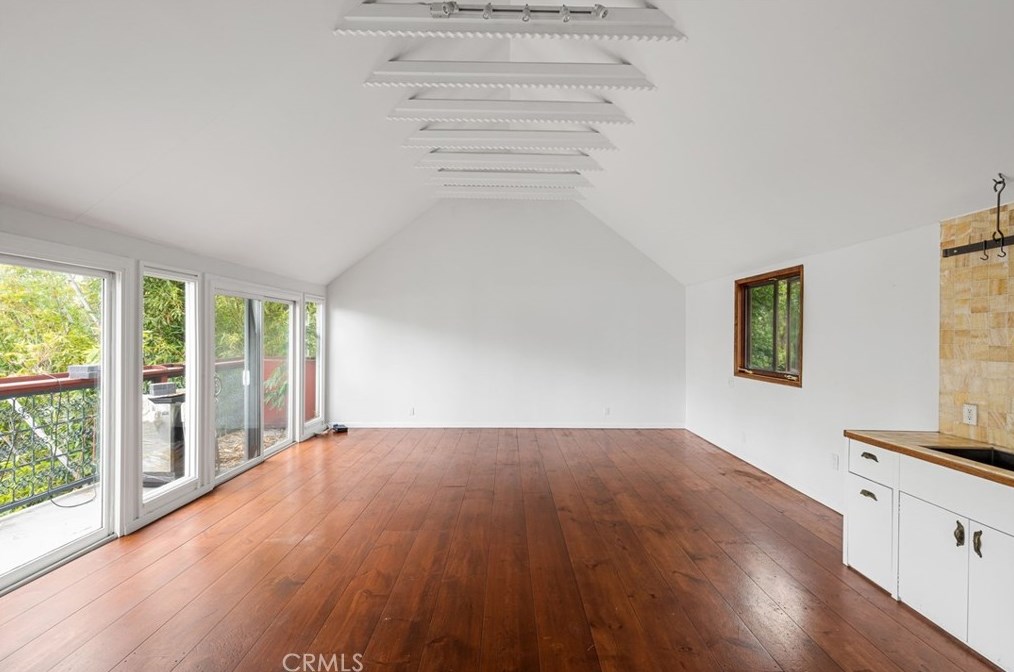 3223 Larissa Dr, Los Angeles CA  90026-6221 exterior