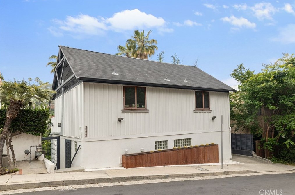 3223 Larissa Dr, Los Angeles CA  90026-6221 exterior