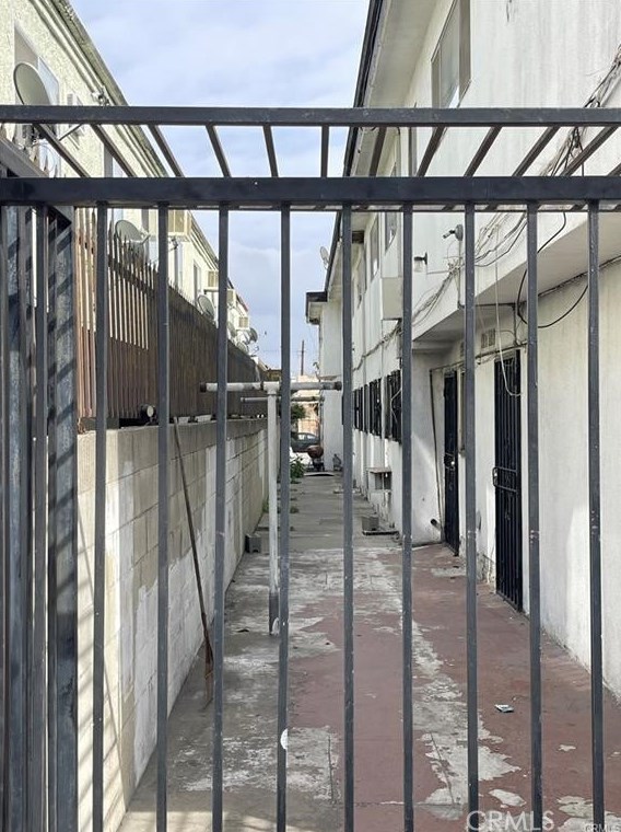 3617 60 St, Los Angeles CA  90047-1038 exterior