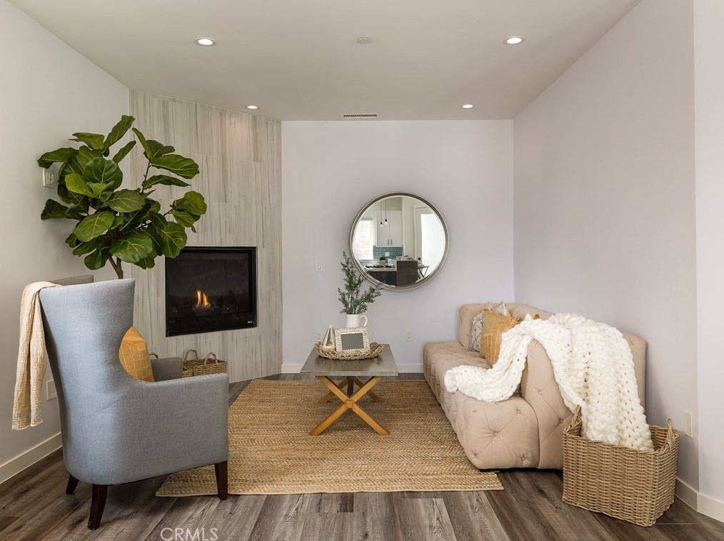 125 Palm Ave, El Segundo CA  90245-2296 exterior