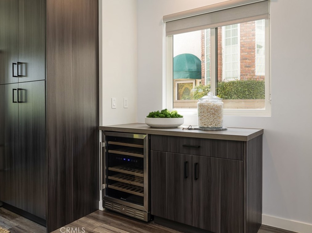 125 Palm Ave, El Segundo CA  90245-2296 exterior