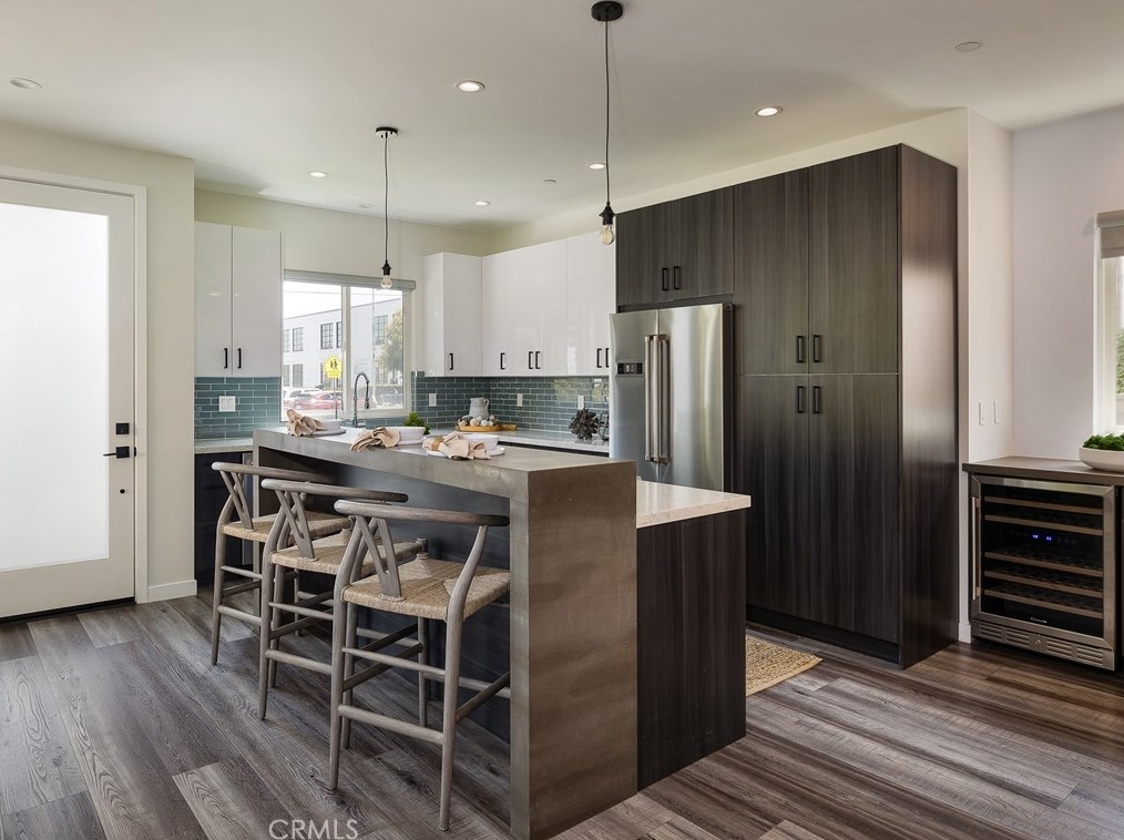 125 Palm Ave, El Segundo CA  90245-2296 exterior