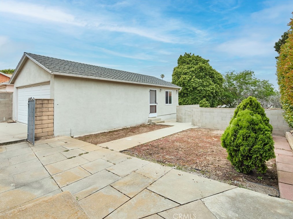 209 Oak Ave, El Segundo CA 90245-5229 exterior