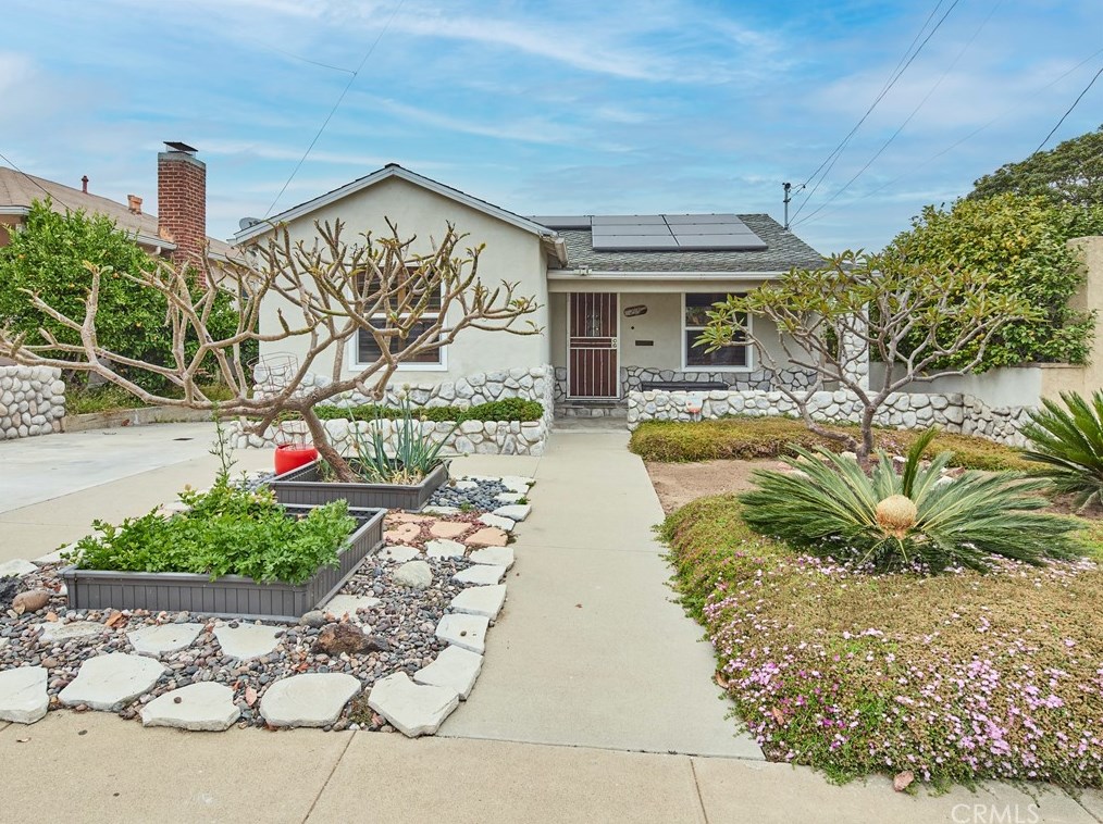 209 Oak Ave, El Segundo CA 90245-5229 exterior