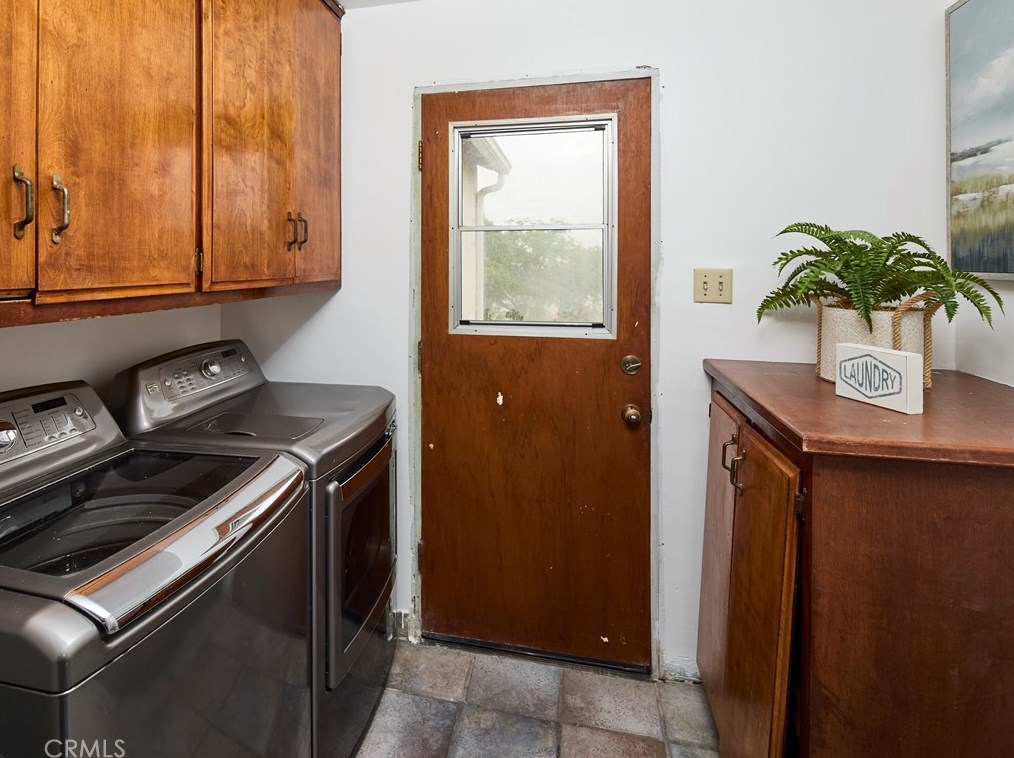 209 Oak Ave, El Segundo CA 90245-5229 exterior