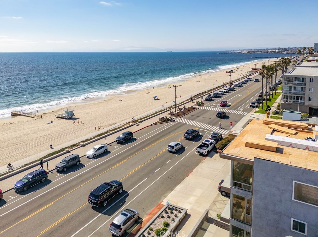 1402 Esplanade, Redondo Beach CA  90277-5050 exterior