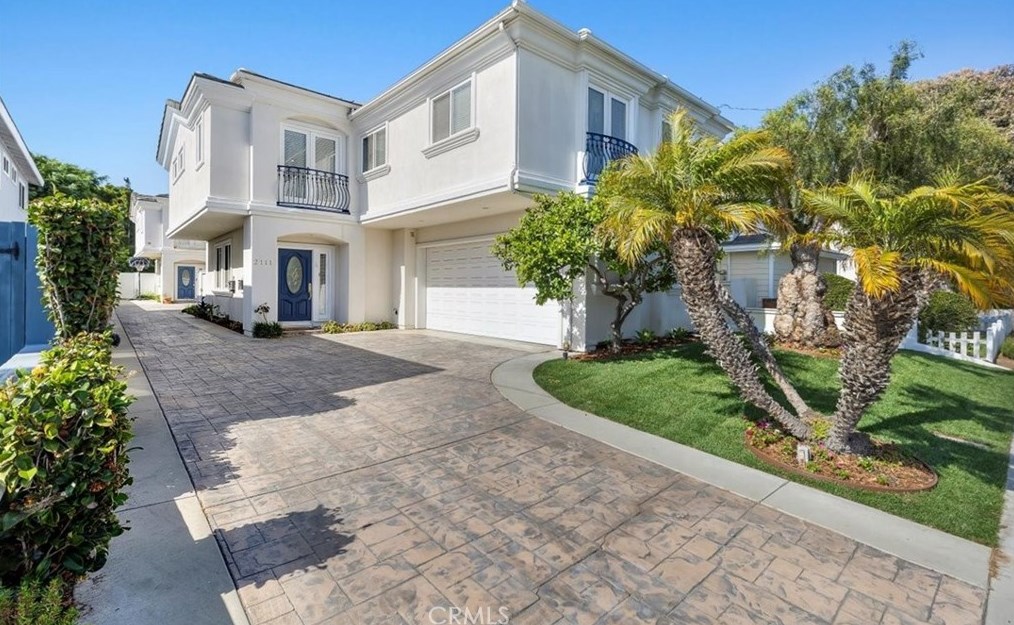 2111 Nelson Ave, Redondo Beach CA  90278-2407 exterior