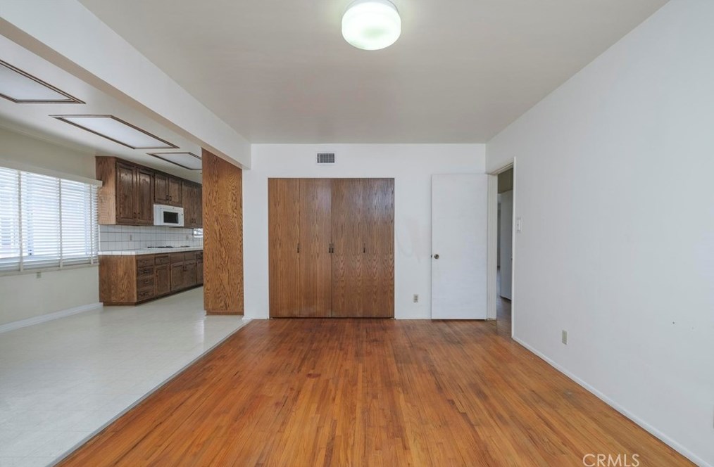 3840 Norton Ave, Los Angeles CA  90008-1943 exterior