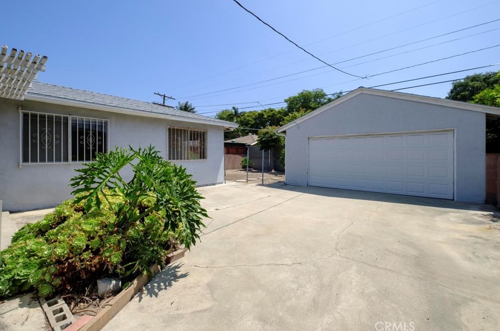 3840 Norton Ave, Los Angeles CA  90008-1943 exterior