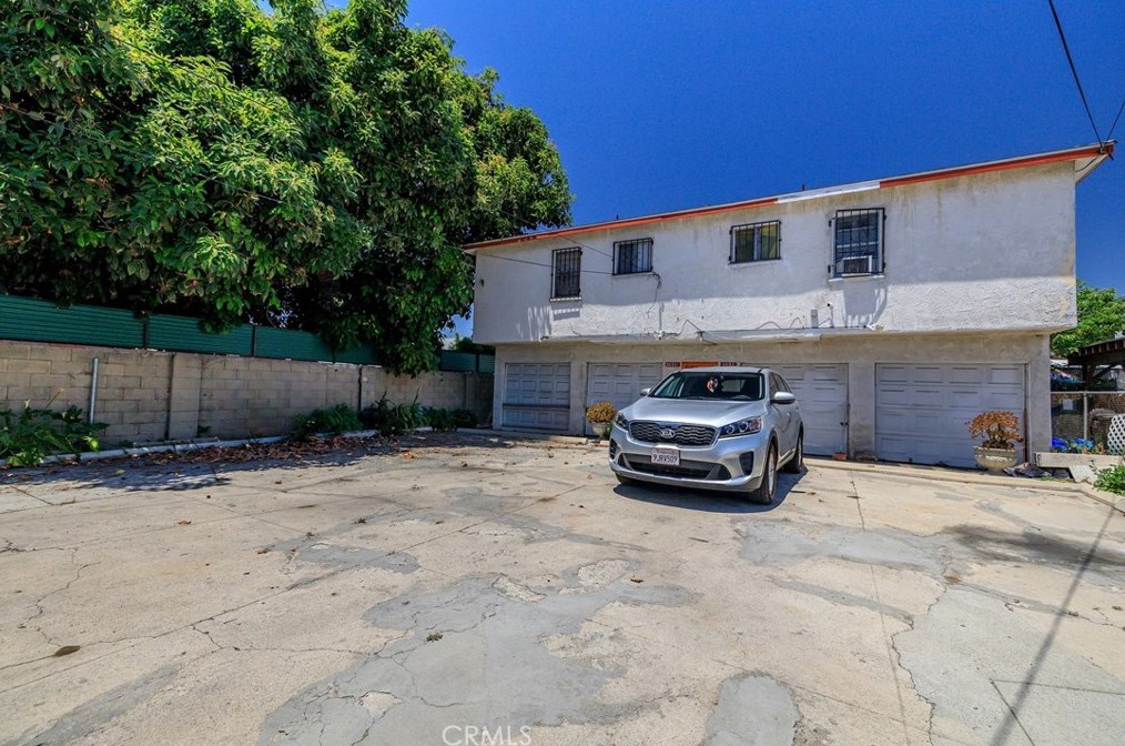 1629 37th St, Los Angeles CA  90018-4524 exterior
