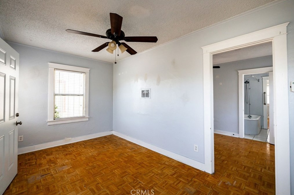 1629 37th St, Los Angeles CA  90018-4524 exterior