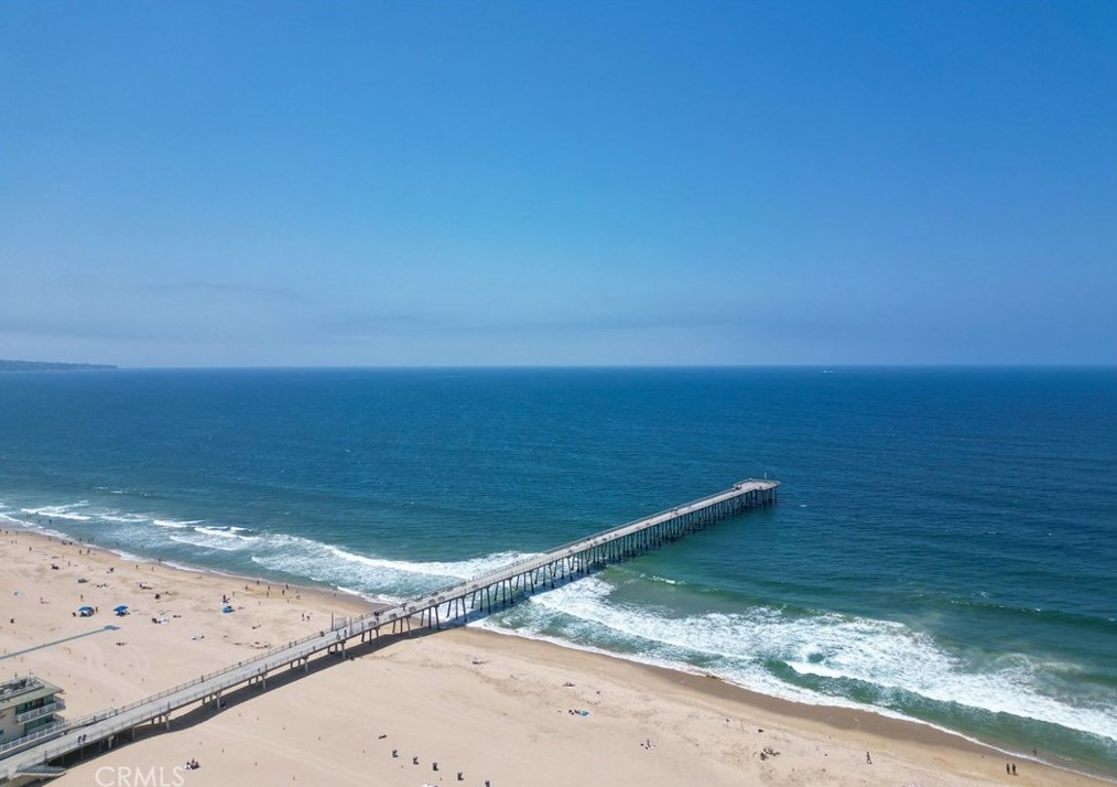 1300 The Strand, Hermosa Beach CA  90254-3548 exterior