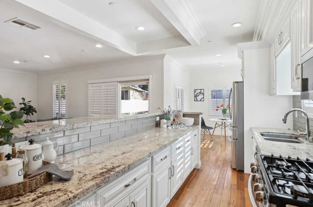4235 59th Pl, Los Angeles CA  90043-3449 exterior