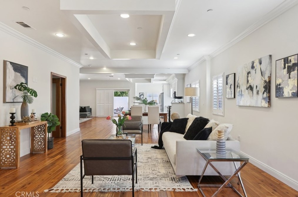 4235 59th Pl, Los Angeles CA  90043-3449 exterior