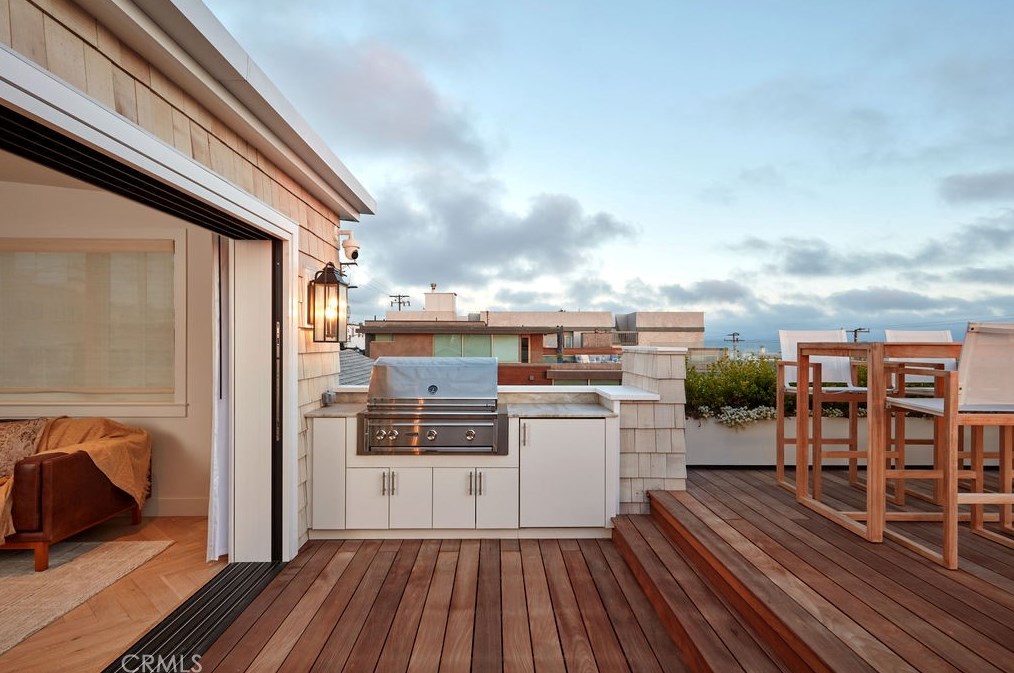 3112 Hermosa Ave, Hermosa Beach CA  90254-2330 exterior