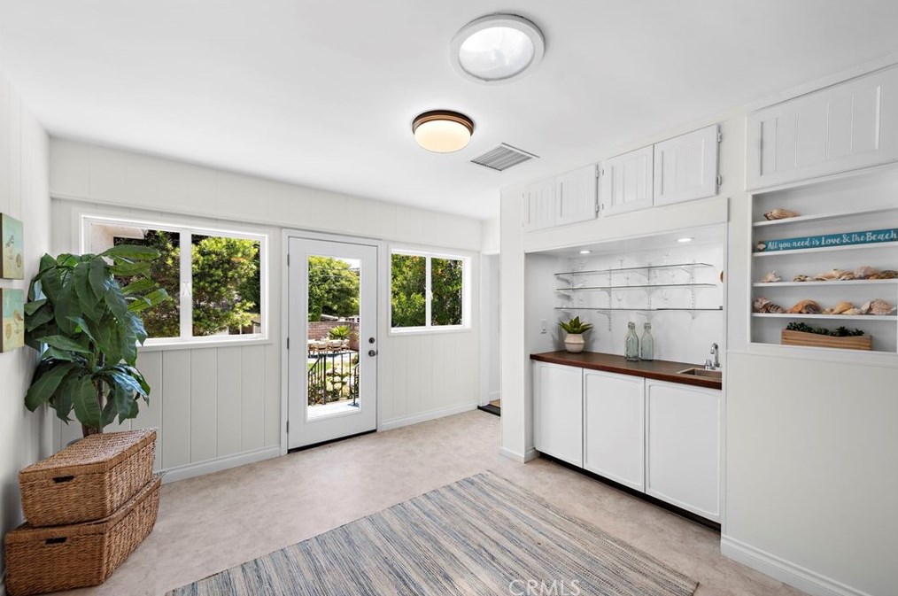 4022 Chestnut Ave, Long Beach CA  90807-3208 exterior