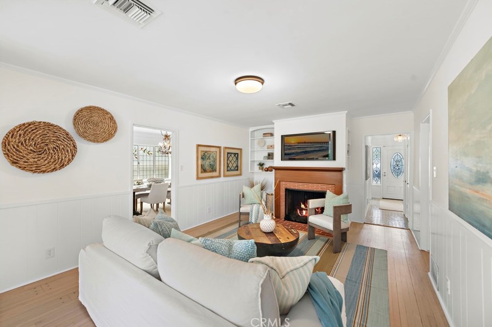 4022 Chestnut Ave, Long Beach CA  90807-3208 exterior