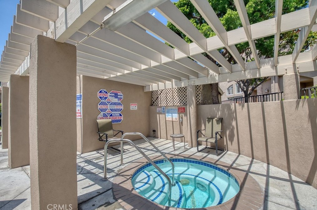 1357 Grand Ave, El Segundo CA 90245-4350 exterior