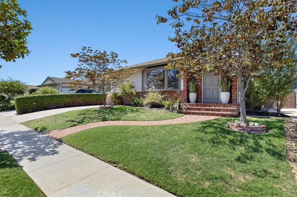 857 Maryland St, El Segundo CA  90245-2546 exterior