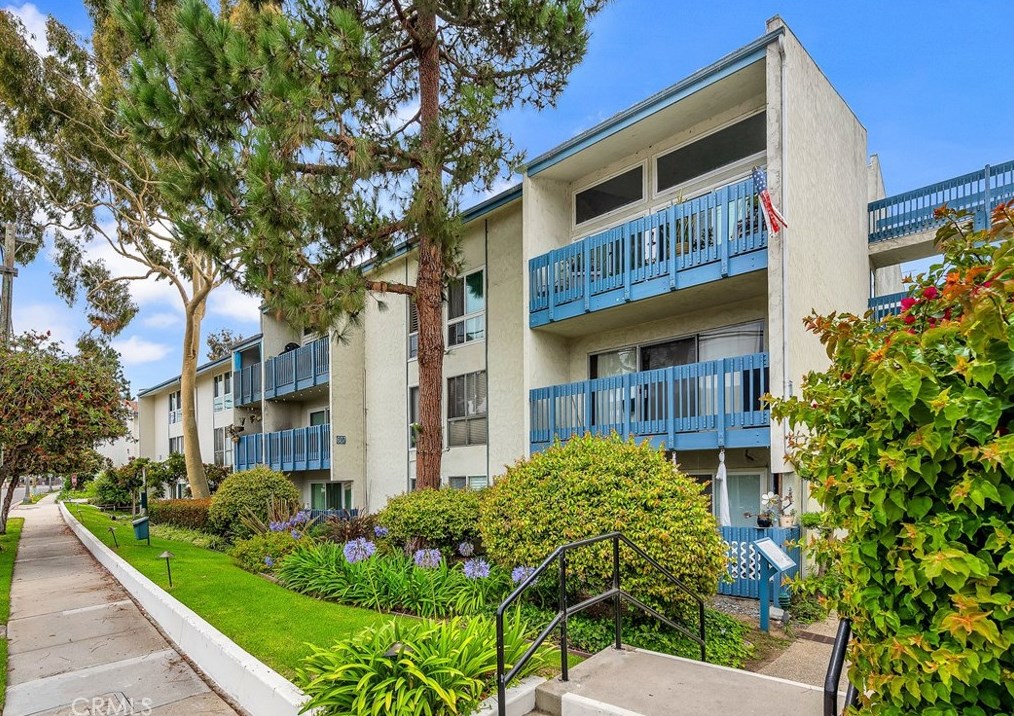 603 Prospect Ave, Redondo Beach CA  90277-4457 exterior
